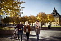 Studenter på campus