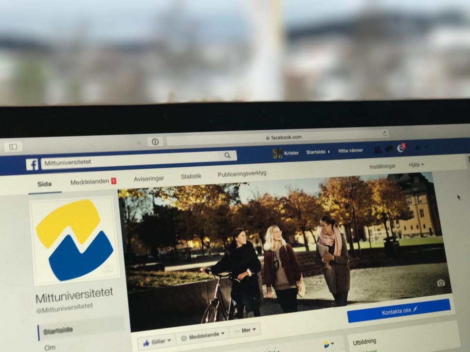 Facebook sociala medier